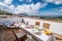 Terraza orientada al sur con vistas al mar en días despejados 